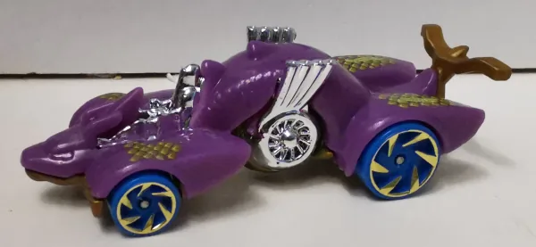 Knight Draggin' | (2nd Color) 2020 Hot Wheels (Street Beasts)