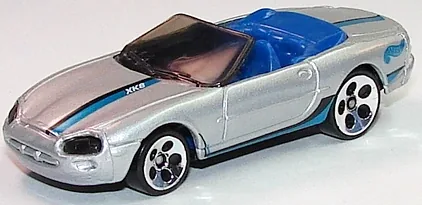 Jaguar XK8 2000 Hot Wheels (2000 Hot Wheels)
