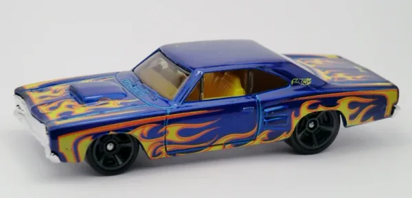 '69 Dodge Coronet Superbee 2013 Hot Wheels (Heat Fleet)