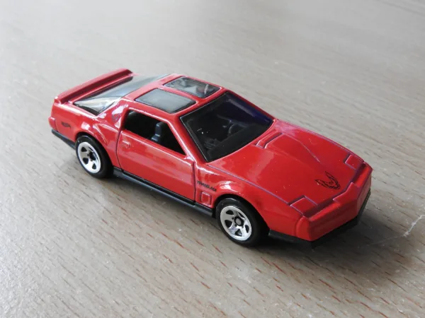 '84 Pontiac Firebird 2020 Hot Wheels (Muscle Mania)
