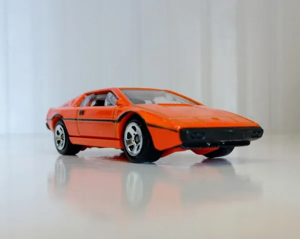 Lotus Esprit S1 | (2nd Color) 2018 Hot Wheels (HW Exotics)
