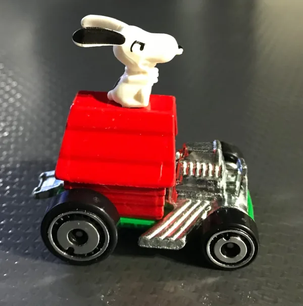 Snoopy 2020 Hot Wheels (HW Screen Time)
