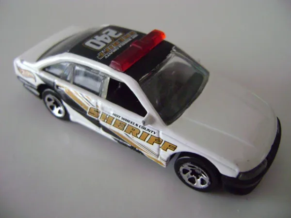 Police Car 2001 Hot Wheels (2001 Hot Wheels)