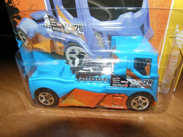 Rennen Rig | (2nd Color) 2011 Hot Wheels (2011 New Models)