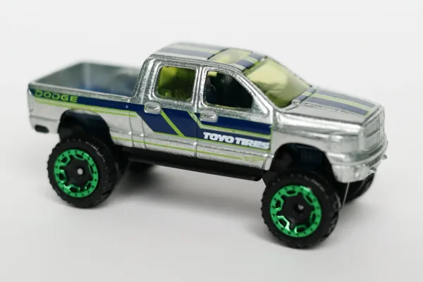 Dodge Ram 1500 | (2nd Color) 2017 Hot Wheels (HW Hot Trucks)