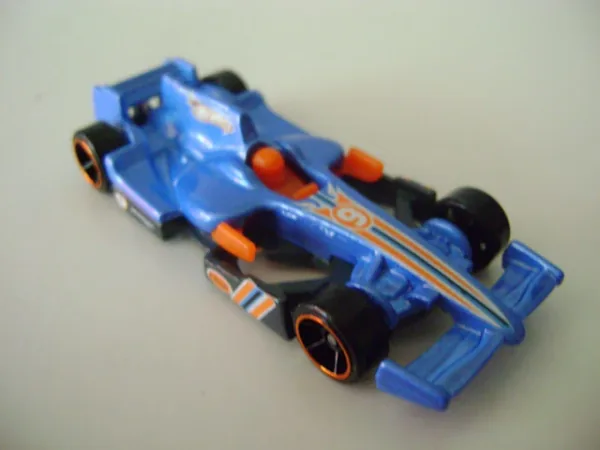 F1 Racer 2009 Hot Wheels (2009 New Models)