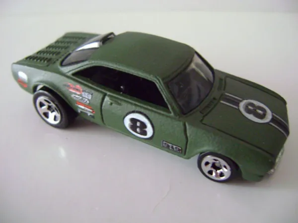 Vairy 8 2006 Hot Wheels (2006 Open Stock)