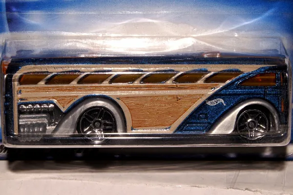 Surfin' School Bus 2001 Hot Wheels (2001 Hot Wheels)